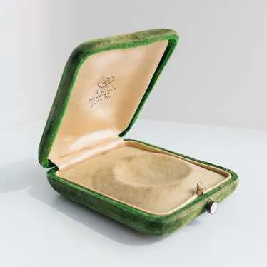 A Watch, a Suitcase, and a Handshake: The Age When Gifts Were Built to Outlast the Occasion